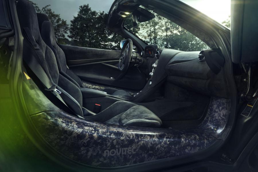 Интерьер McLaren 720S Spider by Novitec Rosso 2019 года  (фото 8 из 14)